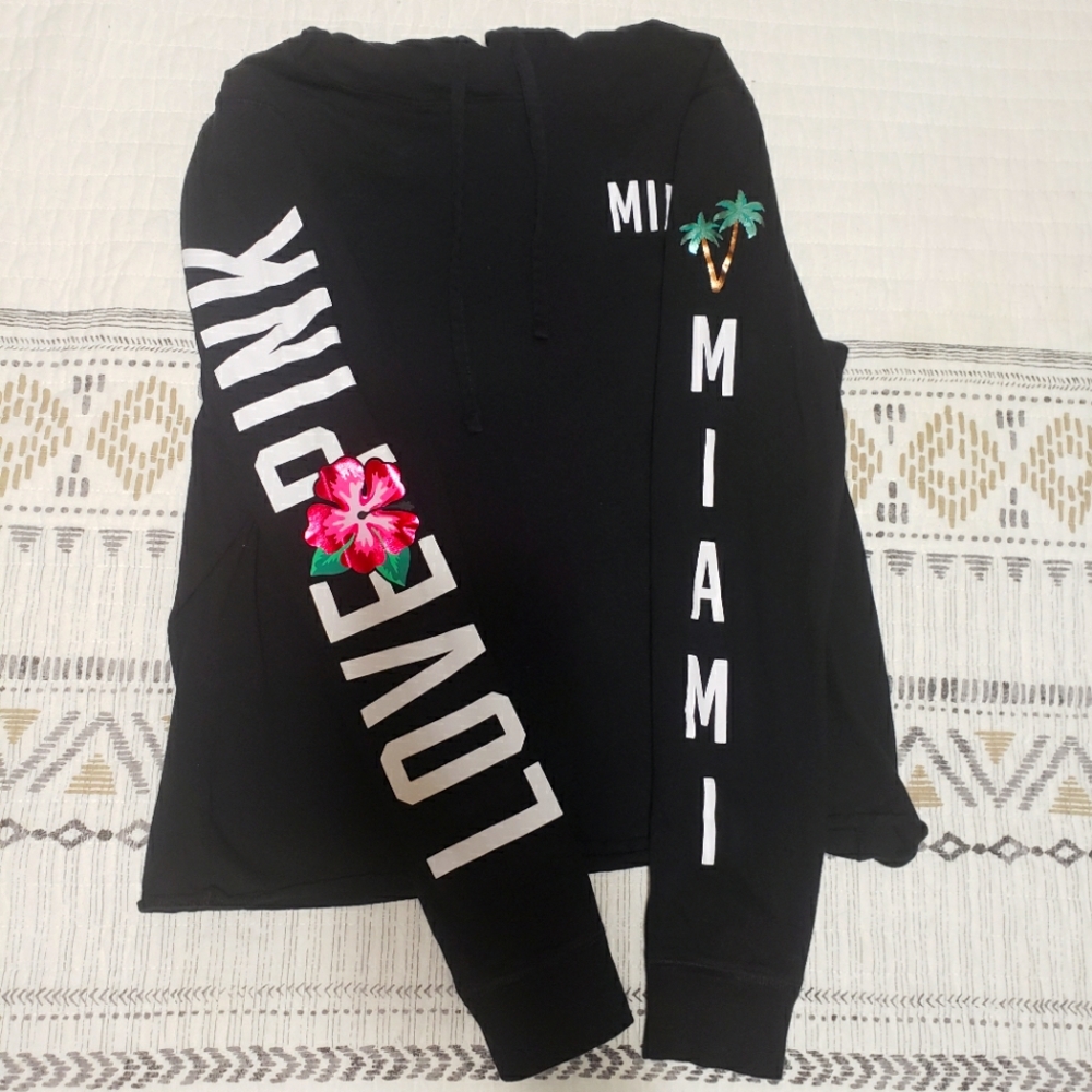 PINK Victoria's Secret Hooded Long Sleeve